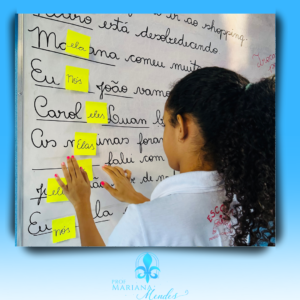 Língua Portuguesa - TRABALHANDO COM PRONOMES
